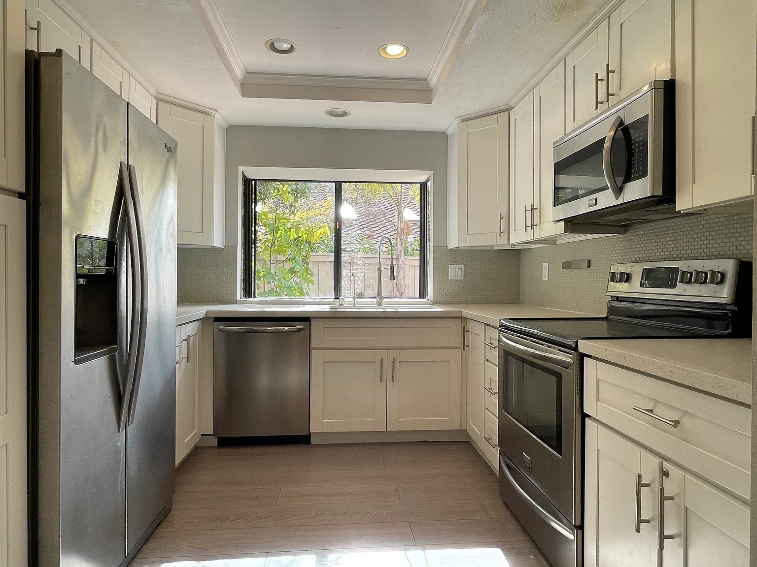 3 bed, 1323 sqft, $1,800 — Photo 2