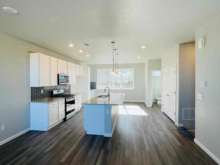 7042 Doncaster Ct — Photo 24