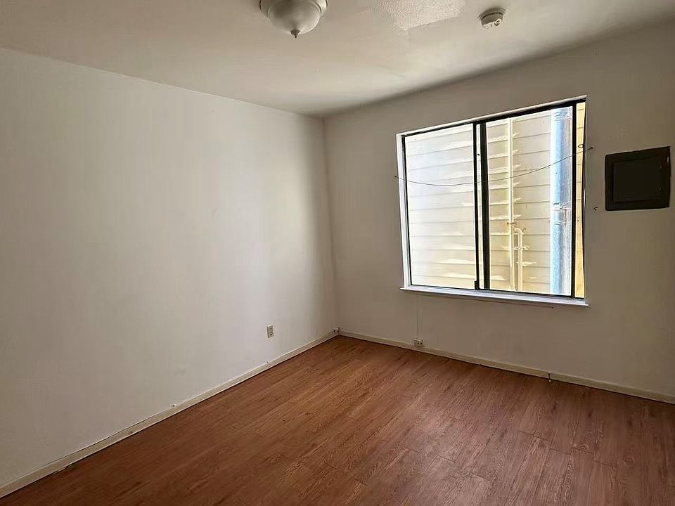 1st image of 672 37th Ave