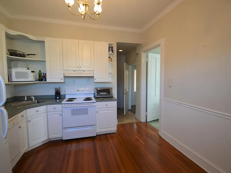 226 Broadway St #1 — Photo 7