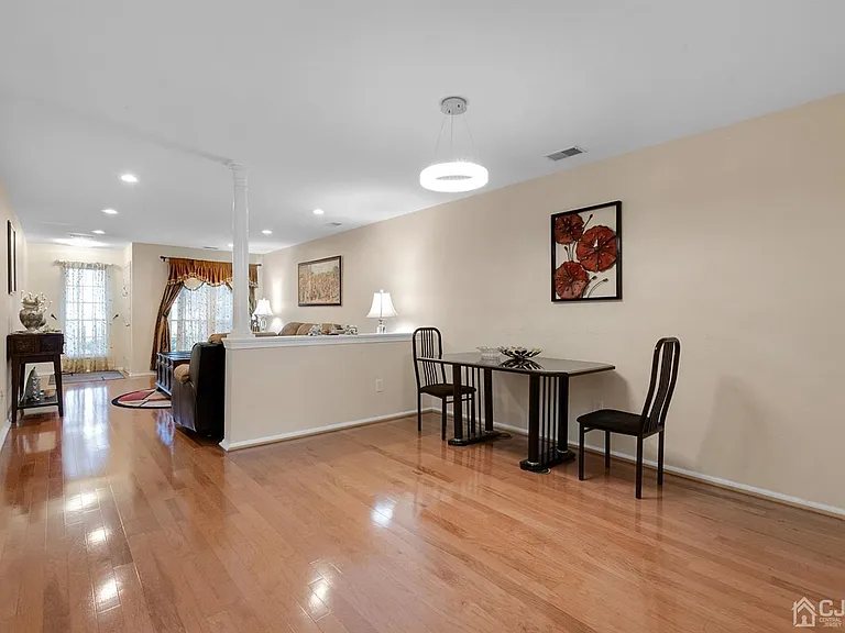 303 Pheasant Run — Photo 21