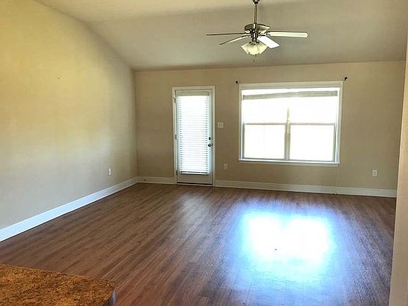 3rd image of 13820 Windwood Ct