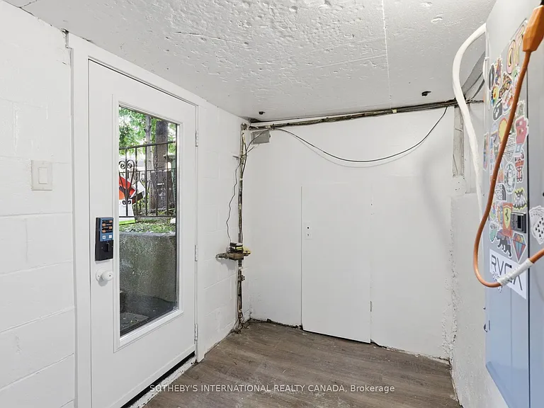 284 Euclid Ave #BASEMENT — Photo 3