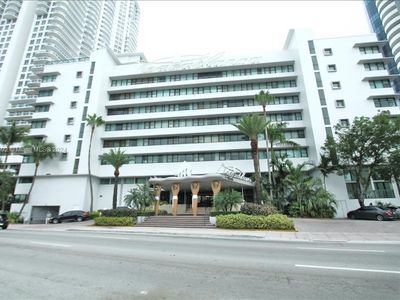 6345 Collins Ave #TOWNHOUSE 9, Miami Beach, FL, 33141