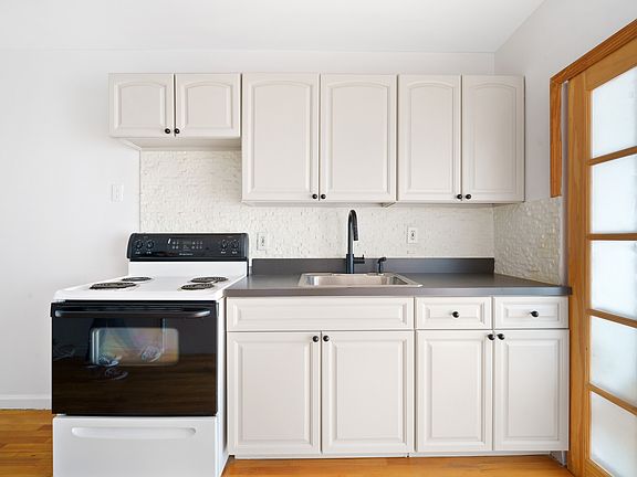 2nd image of 240 Mulberry St APT 18