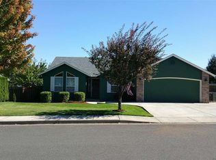 612 NW Hays Dr, Dallas, OR 97338