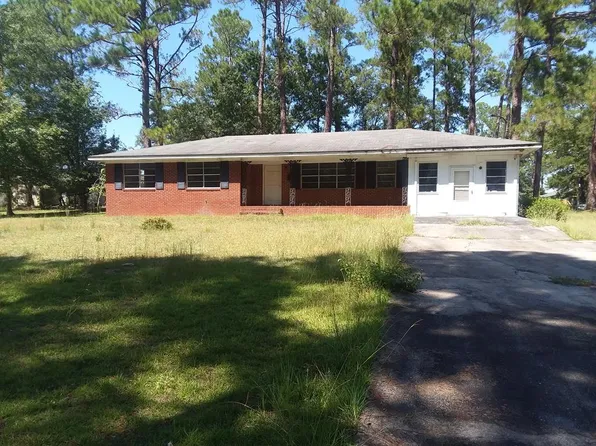 138 Edgewood Dr, Alma, GA 31510