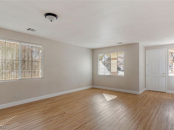 4th image of 3030 Harbor Heights Dr