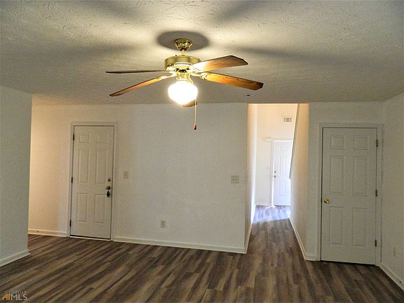 2nd image of 20 Chantilly Pl
