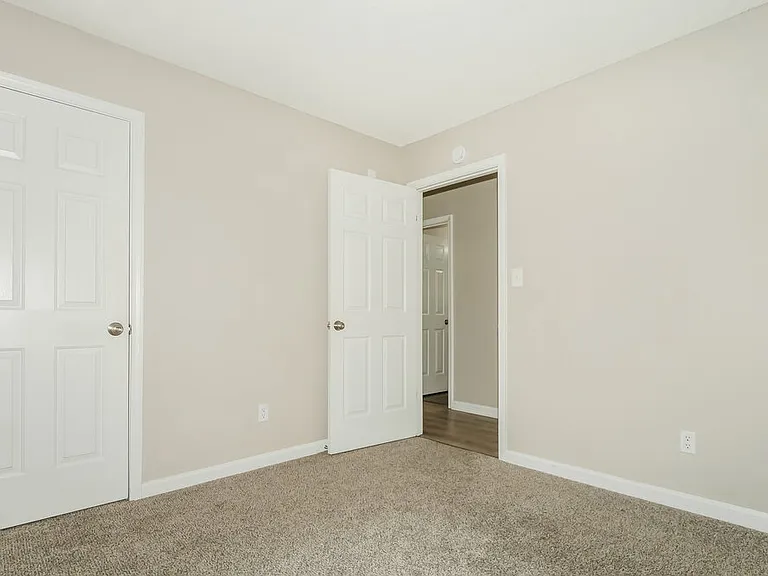 1332 Custer Dr E — Photo 13