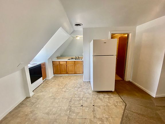 3rd image of 603 W Cross St APT 3