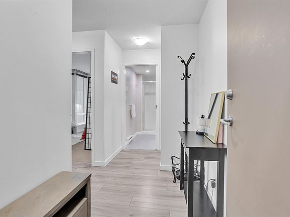 4th image of 233 Robson St #502