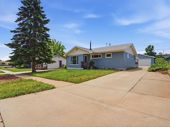 2nd image of 4719 Windsor Dr