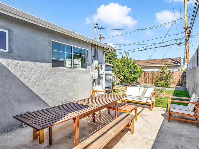 Arcturus Ave — Photo 24