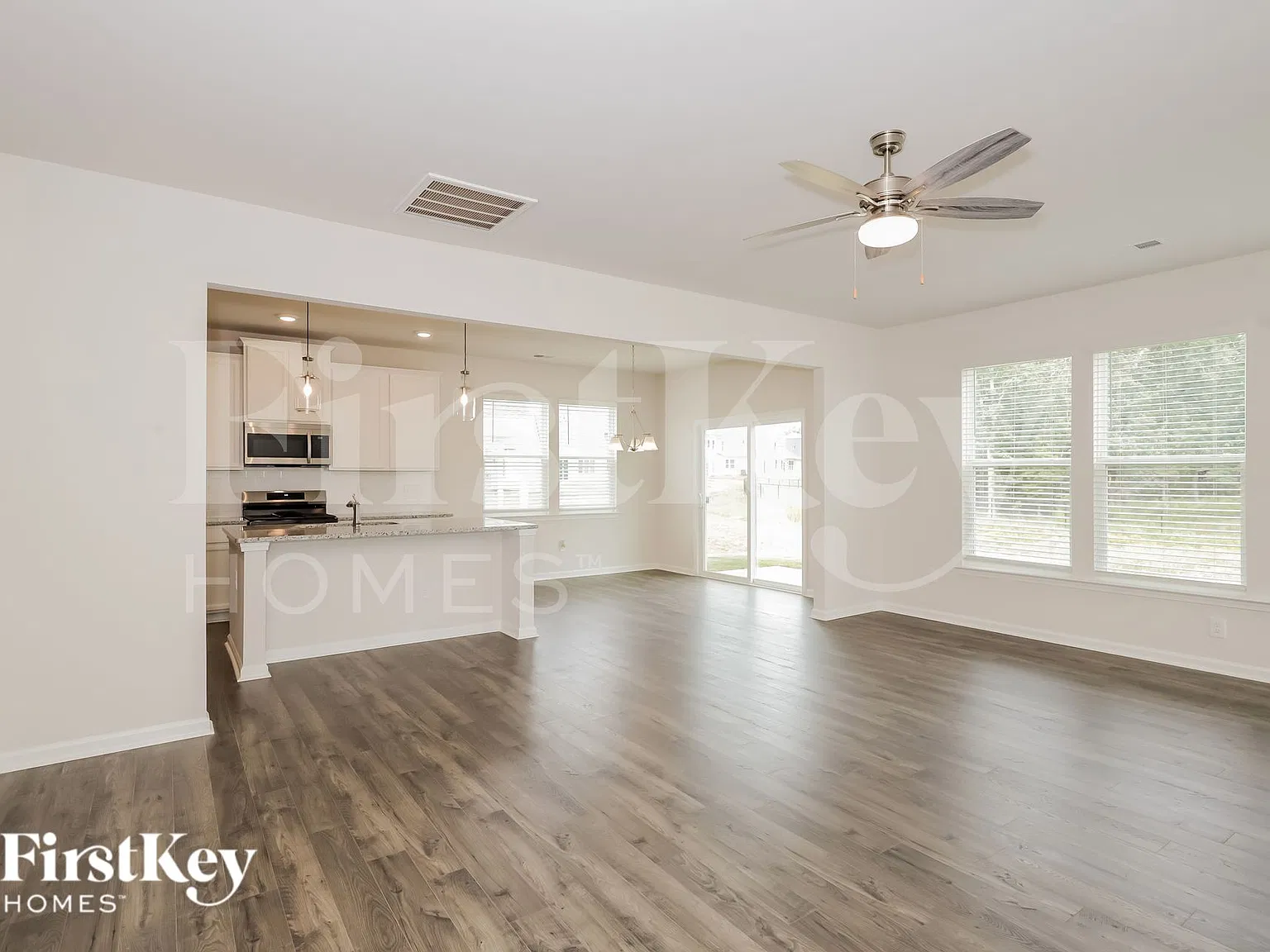 3 bed, 2.5 bath, 2250 sqft, $2,260 — Photo 4