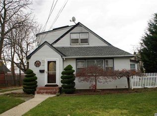 650 Meadowbrook Rd, Uniondale, NY 11553
