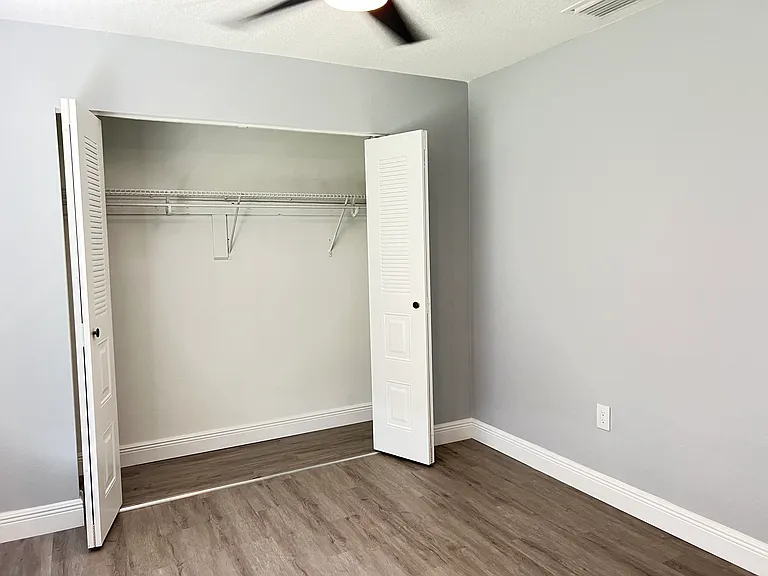 10508 Montpelier Cir — Photo 16
