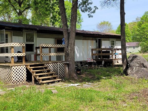 Huge back yard with 2 rear decks. The back yard is just lovely!
