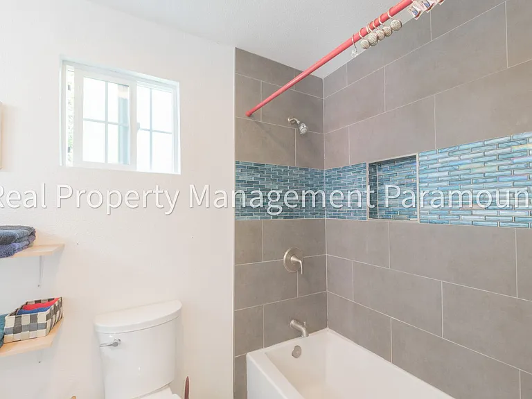 1362 E 61st Street — Photo 13