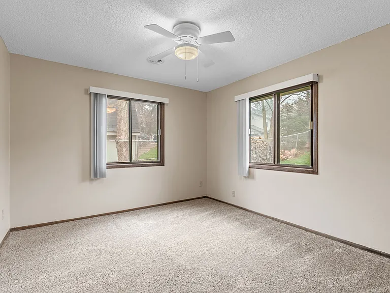Griffin Court Apartments — Photo 43