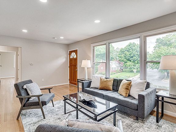 Light and bright Living Room