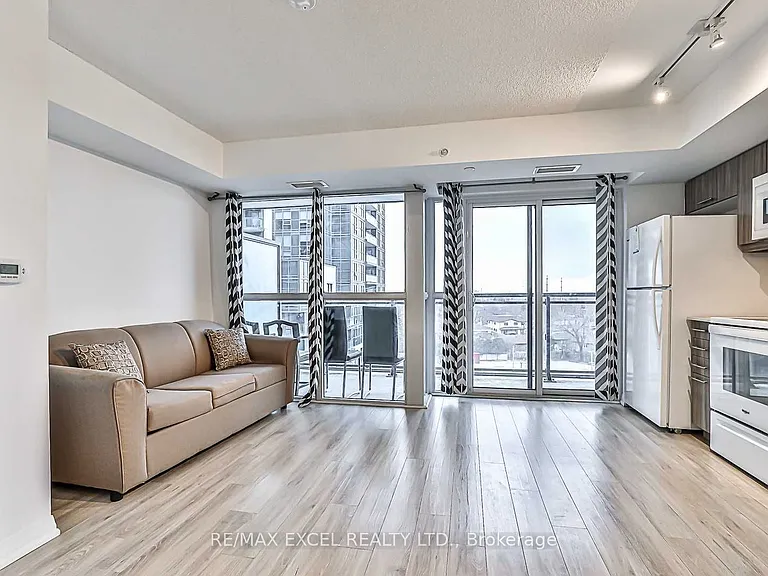 30 Meadowglen Pl #604 — Photo 9