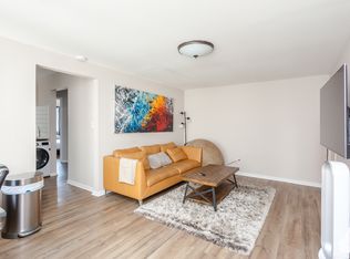 6427 N Hermitage Ave #2F, Chicago, IL 60626