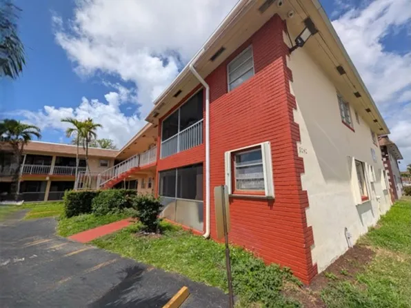 2040 NW 81st Ave APT 122, Pembroke Pines, FL 33024