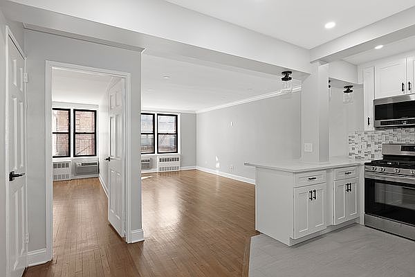 1st image of 165 Christopher St APT 5BB