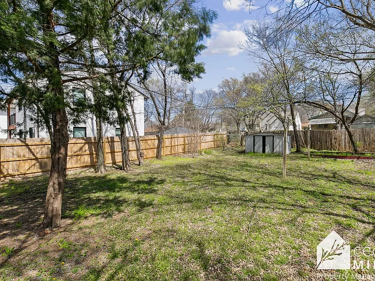 636 N Bluff Ave — Photo 10