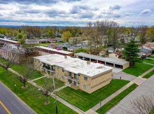 5896-5898 Lee Rd #212, Maple Heights, OH 44137