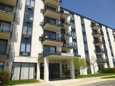 9074 W Terrace Dr UNIT 2C, Niles, IL, 60714