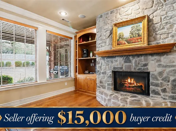 2468 N Covington Park Blvd, Fayetteville, AR 72703