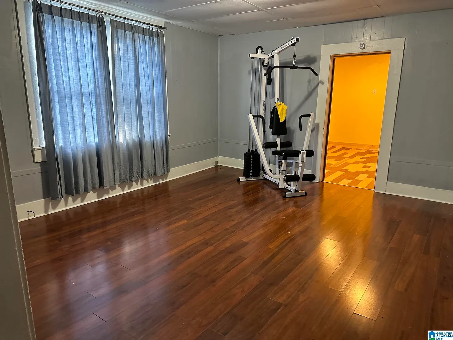 3 bed, 1.0 bath, $1,100 — Photo 4