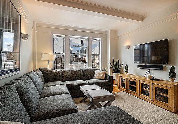 4th image of 120 W 79th St #15D