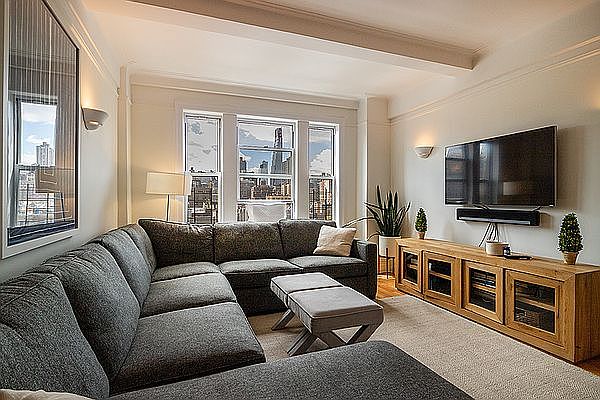 1st image of 124 W 79th St APT 7D