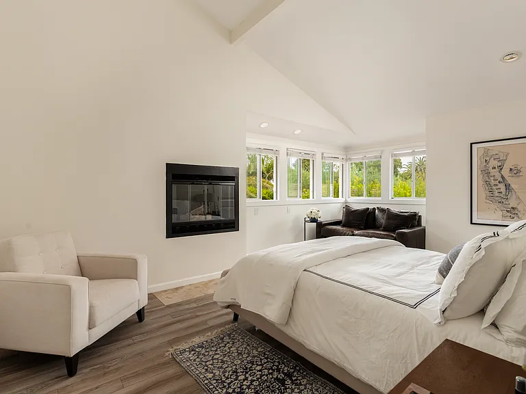 1404 Greenworth Pl — Photo 6
