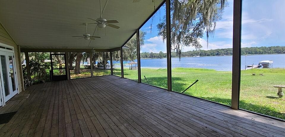 Large screened porch.