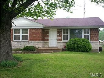 2nd image of 240 Gage Dr