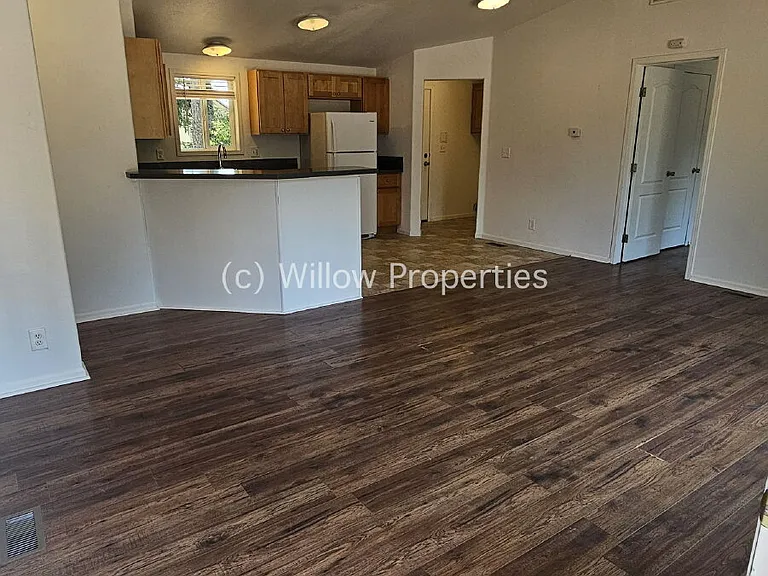 20219 67th Ave E — Photo 2