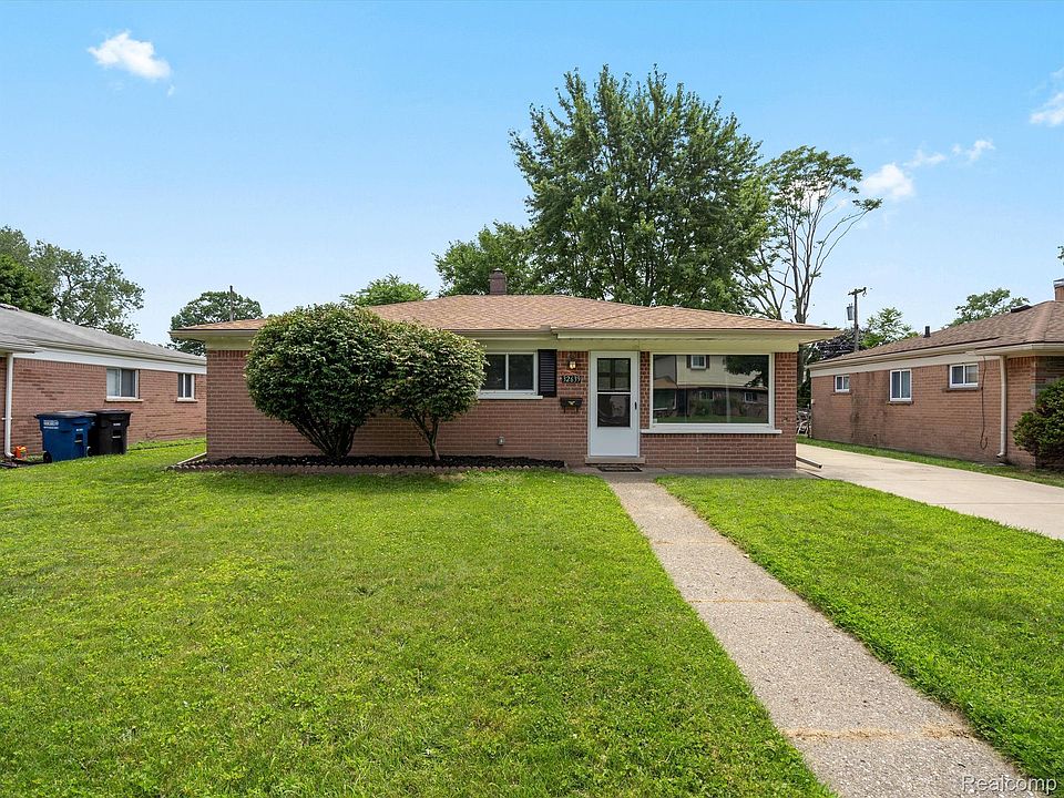 1st image of 32639 Fairchild St