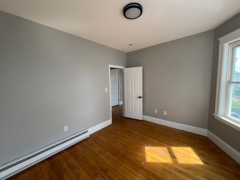 9 1/2 Bourne St #2 — Photo 16