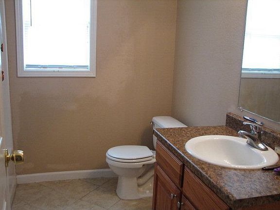 5th image of 603 NE Avenue G