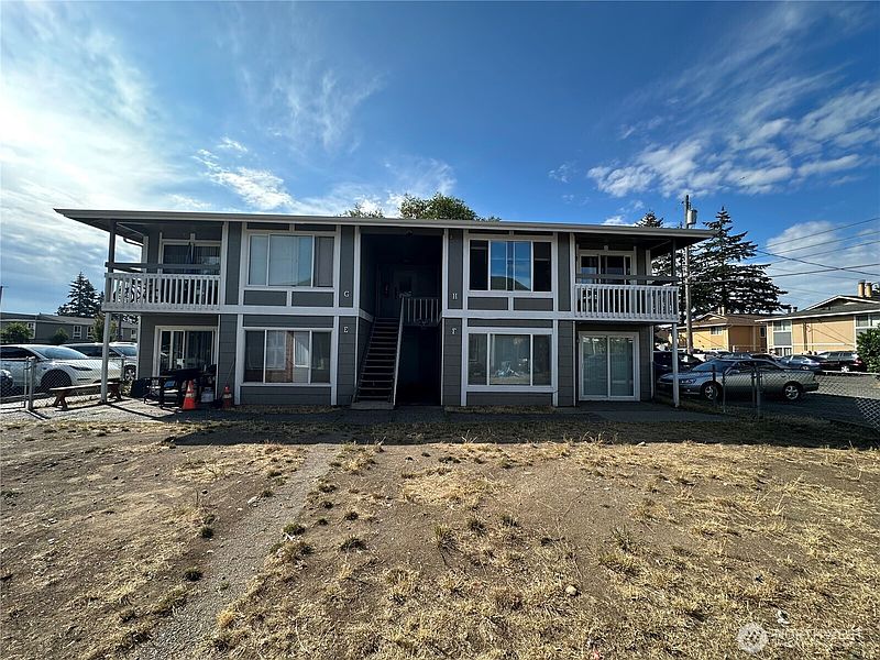 2nd image of 4028 S Lawrence Street