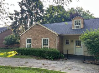 3323 Lakeshore Dr, Saint Joseph, MI 49085