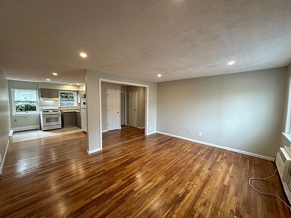 3rd image of 314 High Ave APT 2G