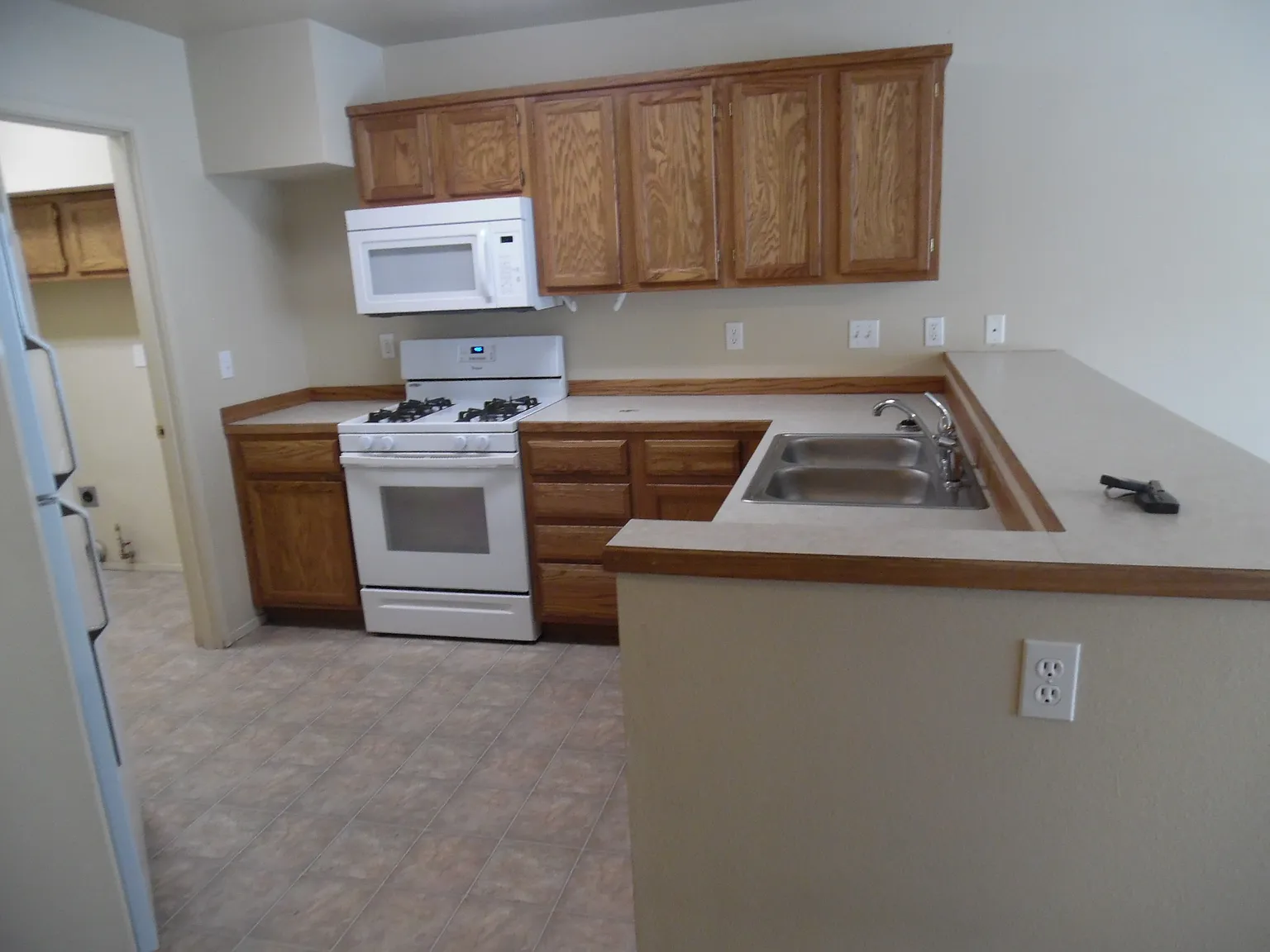 2 bed, 2.5 bath, 1144 sqft, $1,795 — Photo 4