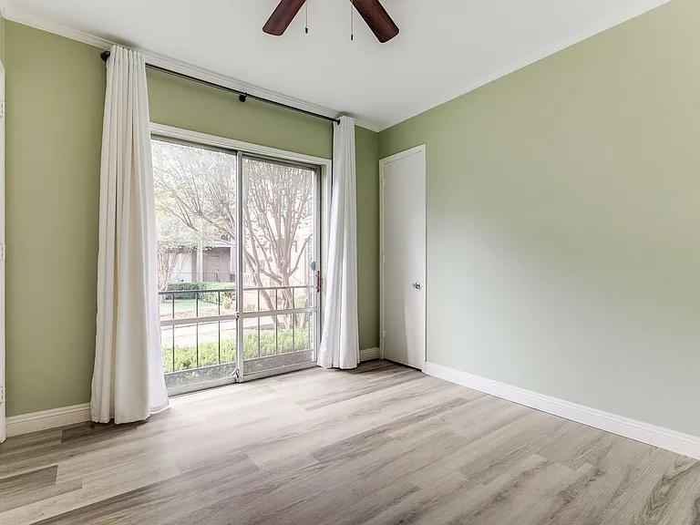 7709 Broadway #113 — Photo 20