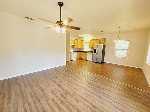 5th image of 2770 Weaver Dr