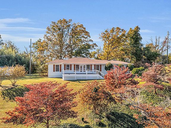 3rd image of 917 Clearview Dr